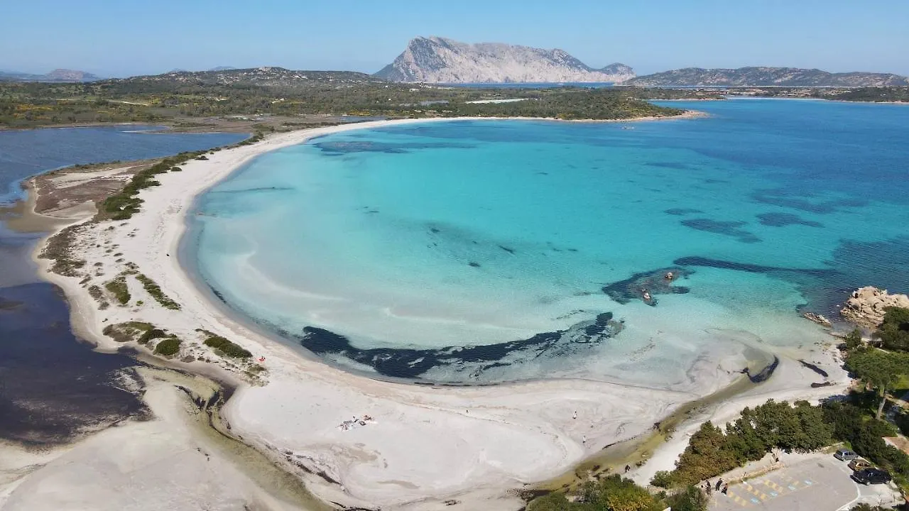 Iss Travel, Li Funnesi House - With Private Garden, Air-Condition And Two Bathrooms San Teodoro
