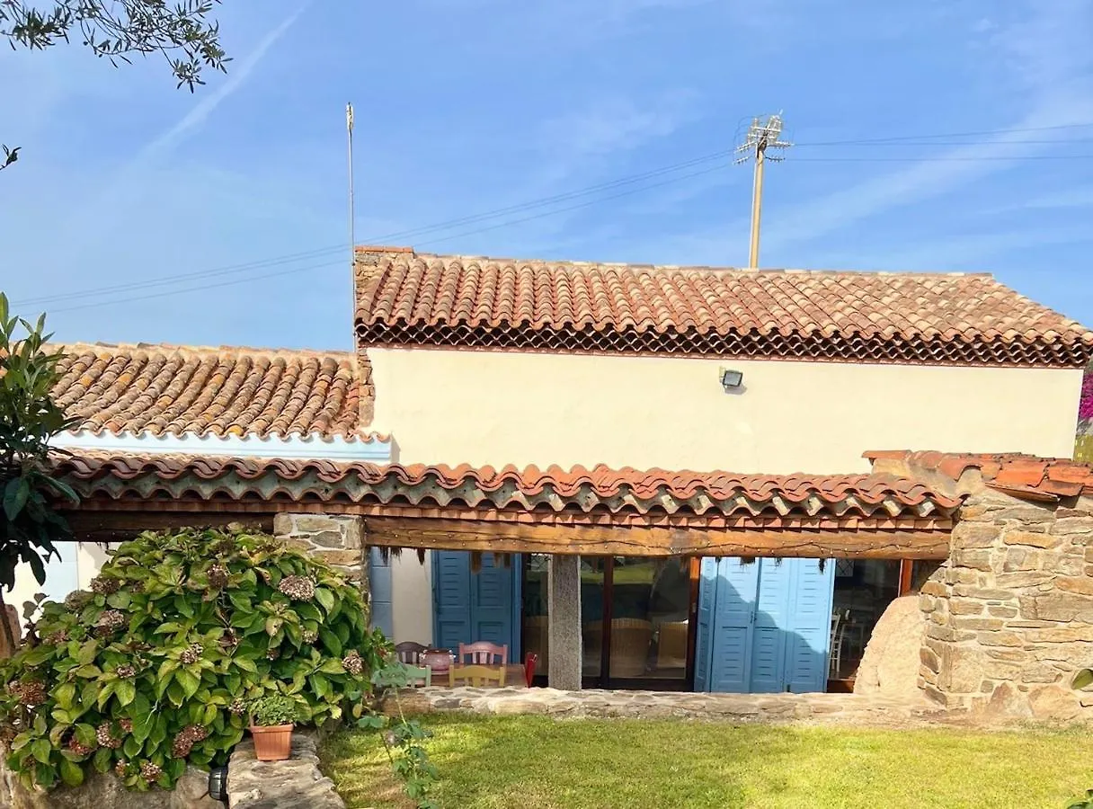 Villa Iss Travel, Li Funnesi House - With Private Garden, Air-Condition And Two Bathrooms San Teodoro