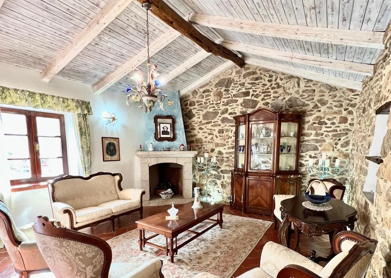 Iss Travel, Li Funnesi House - With Private Garden, Air-Condition And Two Bathrooms San Teodoro  San Teodoro (Sardinia)