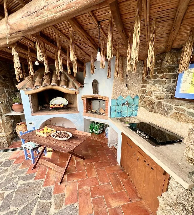 Iss Travel, Li Funnesi House - With Private Garden, Air-Condition And Two Bathrooms San Teodoro  San Teodoro (Sardinia)