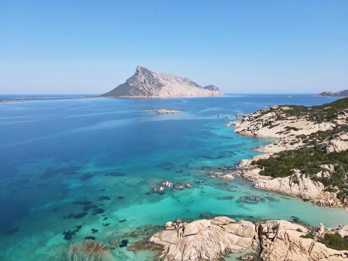 Iss Travel, Li Funnesi House - With Private Garden, Air-Condition And Two Bathrooms San Teodoro  0*, San Teodoro (Sardinia)